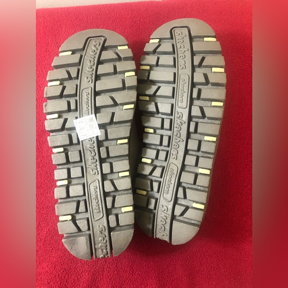 Skechers Suede Mule - Picture 7 of 10